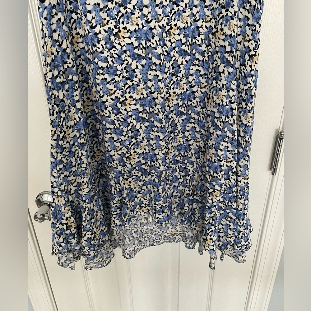 NWOT West of Melrose Tilly’s Blue Ditsy Floral Midi Skirt size small - Picture 3 of 16